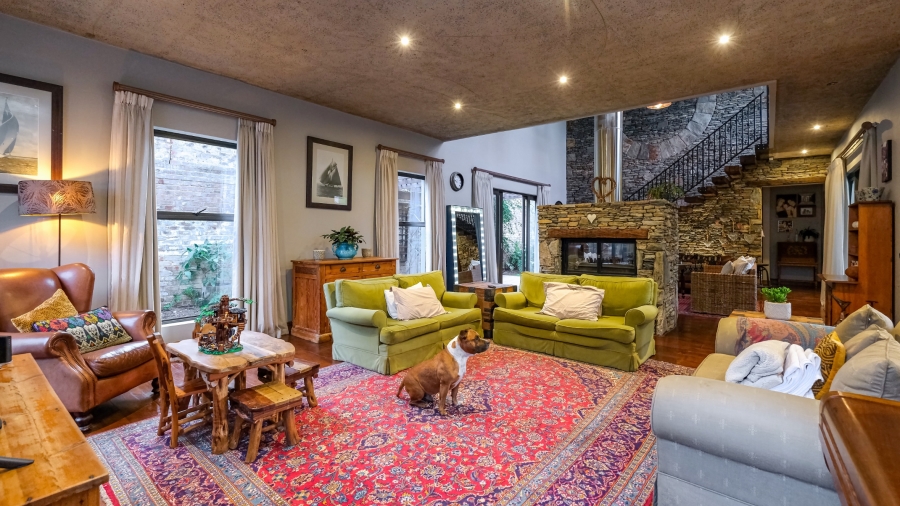 5 Bedroom Property for Sale in Kraaibosch Manor Western Cape
